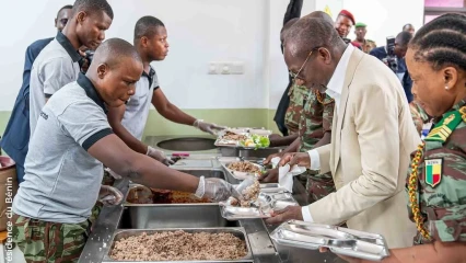 En visite à la caserne de dessa à allada: Patrice Talon dope le moral aux soldats
