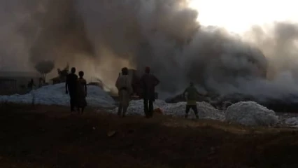 COMMUNE DE KALALE : Un enfant brûle des tonnes de coton
