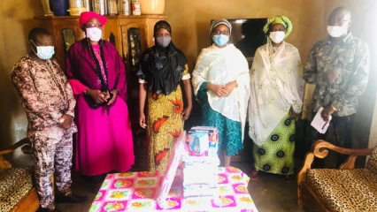 ACTIVITES DE AURELIE ADAM SOULE ZOUMAROU LE WEEKEND DERNIER: Les meilleurs élèves au Cep et Bepc de Nikki primés à domicile