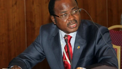 MAFIA FONCIÈRE À ABOMEY  : L’ancien Ministre Ahanhanzo-Glèlè bientôt devant la Criet   .L’actuel Ministre de la défense Fortunet Nouantin complice ?