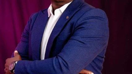 AG CONSTITUTIVE DE L&rsquo;UNION NATIONALE DES MÉDIAS EN LIGNE AU BÉNIN  : Barnabas Orou Kouman candidat au poste de Président . Découvrez son projet de société