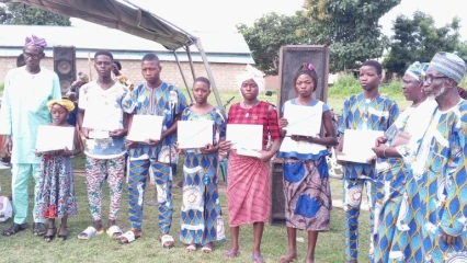RETROUVAILLES DES ÓMÓN ÍLÉ BABA TINRÁ À TCHAOUROU : L’union et la fraternité renforcées  . Alpha Mim, l’artiste qui a agrémenté la fête