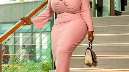 À L’OCCASION DE LA SAINT VALENTIN : L’artiste Kérozen dévoile sa compagne et emballe la toile