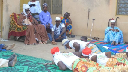 EN VISITE À N’DALI DANS LE CADRE DE SA TOURNÉE STATUTAIRE : L’empereur Sero Tooru Tuko Sari reçu par Daari Sounon Souanrou ll
