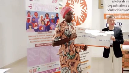 CONCOURS SUR LES VBG ORGANISÉ PAR CARE BÉNIN-TOGO : La journaliste Samira Zakari du quotidien Daabaaru remporte le deuxième prix