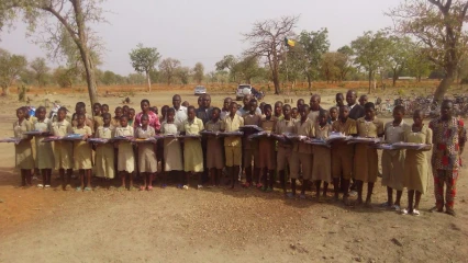PROMOTION DE L&rsquo;EXCELLENCE EN MILIEU SCOLAIRE À BANIKOARA : Bio Tamou Sarako distingue 20 élèves du Ceg Kokiborou