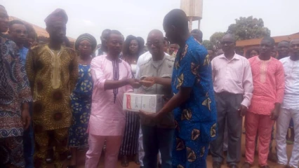 VISITE DU PROMOTEUR DE L’ONG SECOURS-VIE AU CENTRE ST CAMILLE DE BOHICON : Nathan Agbahougba sème la joie dans le cœur des malades