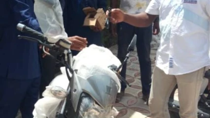 DOTATION DE MOYENS ROULANTS AUX ÉLUS COMMUNAUX DE GOGOUNOU : Le maire Bary Tidjani s’engage pour plus de résultats