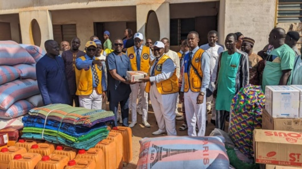 NIKKI/DON AUX SINISTRÉS DES DERNIÈRES PLUIES DILUVIENNES DE 2022 : Lions Club “Nikki la Gaani” témoigne sa solidarité