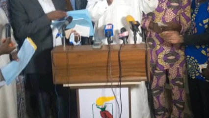 PARTI LES DÉMOCRATES : Le président d’honneur Boni Yayi reçoit le récépissé