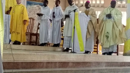 PARAKOU/POUR SES 25 ANS DE VIE SACERDOTALE : Le sanctuaire eucharistique a célébré son jubilé d’argent