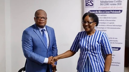 PARAKOU/EN VISITE À L’INSTITUT UNIVERSITAIRE « LES COURS SONOU » : Éléonore Yayi Ladékan salue les progrès réalisés  . L’administration invitée à mieux faire 