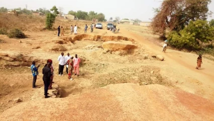ENTRETIEN DES PISTES RURALES A NIKKI : Le maire Roland Lafia remet les sites à l’entreprise Ceri-Services