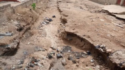 MAUVAISE EXÉCUTION DES TRAVAUX D’ASPHALTAGE AU QUARTIER ZONGO DE PARAKOU : Le rêve de Talon brisé . À peine une pluie et les maisons inaccessibles . Quid de la mission de contrôle ?