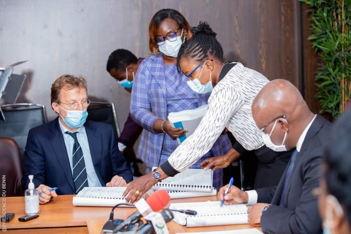 TRAVAUX DE LA COTE TRANSFRONTALIERE BENIN-TOGO : Les contrats de réalisation signés
