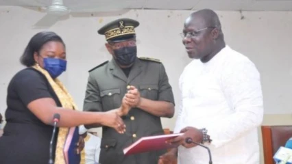 ABOMEY-CALAVI : Le maire Ahouandjinou passe le témoin à la Se Floride Laourou