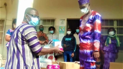 RECRUDESCENCE DES CAS DE COVID-19 A NATITINGOU : Le conseil communal dote des formations sanitaires des intrants