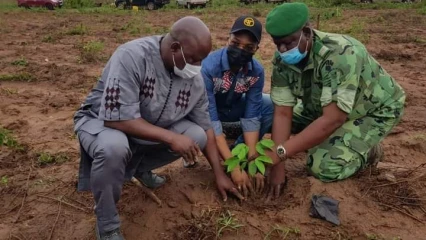 37E JOURNEE NATIONALE DE L&rsquo;ARBRE DANS LE BORGOU : Le préfet Cissé a sacrifié à la tradition . 1 055 de plants mis en terre
