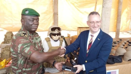 POUR UNE LUTTE EFFICACE CONTRE LE TERRORISME : Les États-Unis dotent les Forces Armées Béninoises de matériels militaires