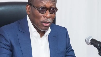 ÉDITO : Talon renvoie la balle à Azon