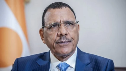 NIGER/ACCUSÉ DE « CRIME DE TRAHISON » PAR LA JUNTE : La Cour d&rsquo;État du Niger lève l&rsquo;immunité de l&rsquo;ancien président Bazoum