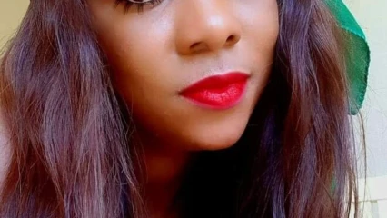 DEPIGMENTATION : L’artiste camerounaise Mani Bella décide d&rsquo;y mettre un terme