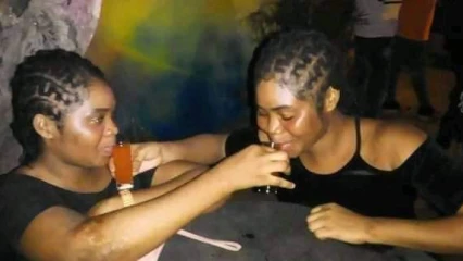 BÉNIN :  L’émouvante lettre de Nadia à sa sœur jumelle Nadine Okoumassoun en prison