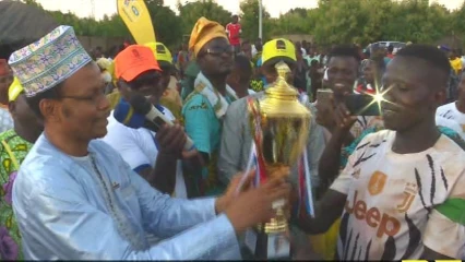 FINALE DU TOURNOI EVEIL ET SOLIDARITÉ DE LA JEUNESSE : Adamou Mama Sambo comble l’attente des jeunes de Kalalé .L’équipe Petit piment de Lou sacrée championne . L’apothéose autour du phénomène du septentrion Kalamoulaï