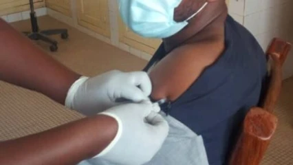 VACCINATION CONTRE LA COVID-19 A GOGOUNOU : Le maire Seydou Bary Tidjani donne le bon exemple