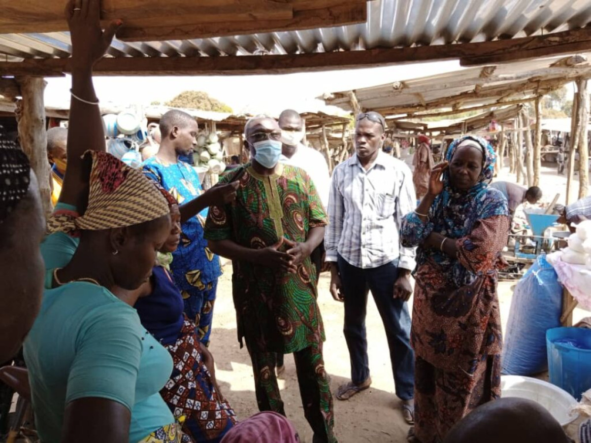BANIKOARA/ ASSAINISSEMENT ET LUTTE CONTRE L’UTILISATION DES SACHETS NON BIODEGRADABLES : La mairie sensibilise les usagers du marché sur les bonnes pratiques d’hygiène