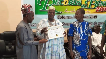 VIVANT AVEC 44 FEMMES ET 157 ENFANTS,   L’homme le plus fertile du Bénin distingué