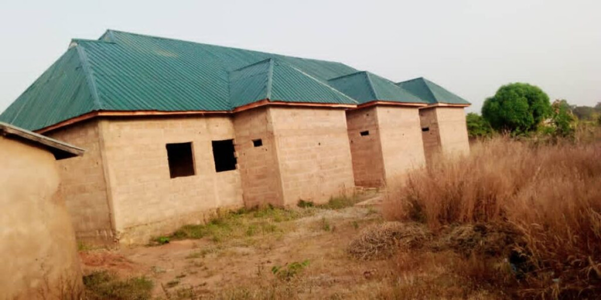 DEVELOPPEMENT DE LA COMMUNE DE KOUANDÉ : Le complexe hôtelier  » le cotonnier  » de l&rsquo;Ucom-Cvpc en chantier