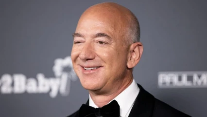 AVEC UNE FORTUNE DE 200 MILLIARDS DE DOLLARS : Voici l&rsquo;identité de l&rsquo;homme le plus riche du monde