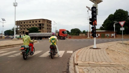VIOLATION DES FEUX TRICOLORS A PARAKOU : Entre incivisme et ignorance des usagers de la route