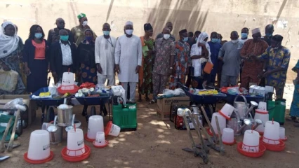 NIKKI/GRACE AU SOUTIEN FINANCIER DE L’AMBASSADE DE FRANCE AU BENIN :  L’Ong Bcd et la Mdsc font don de matériels de maraîchage aux filles vulnérables