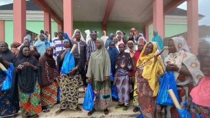 DON DE KITS SCOLAIRES À NIKKI : Roland Lafia permet aux nécessiteux d&rsquo;aller à l&rsquo;école