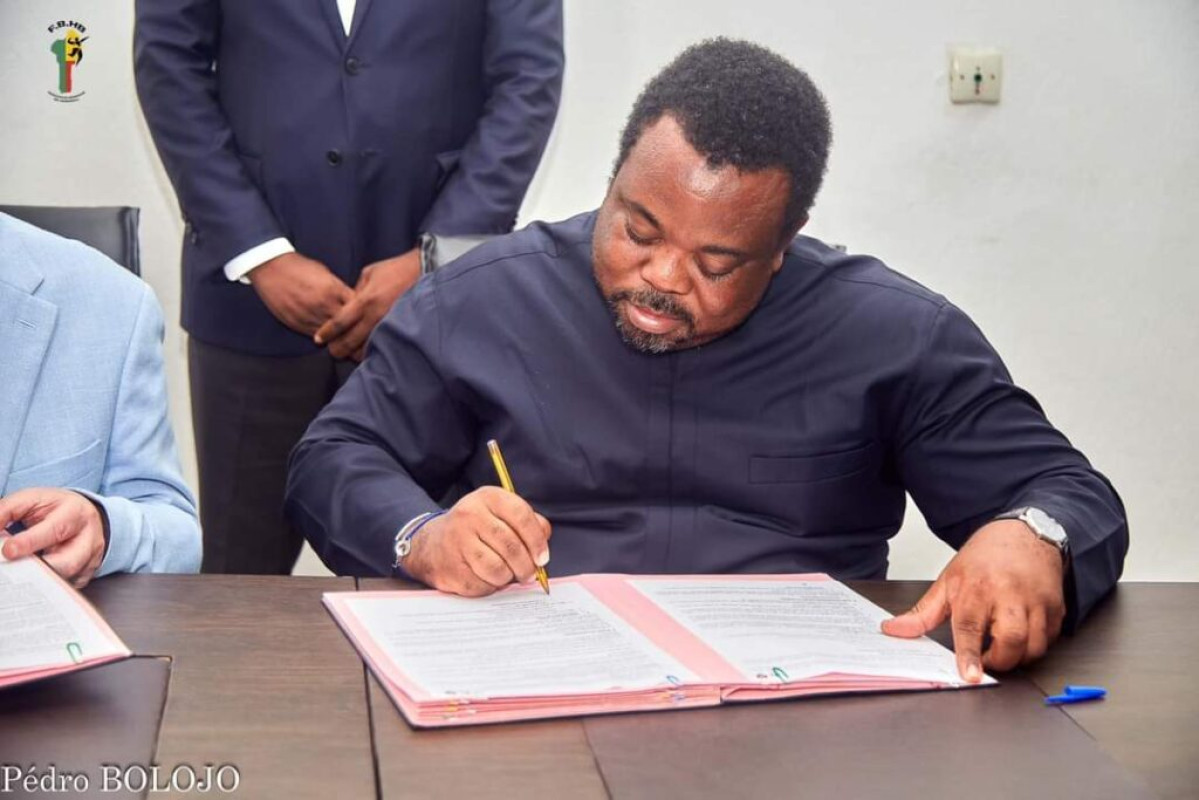 FÉDÉRATION BÉNINOISE DE HANDBALL  : Le Président Sidikou Karimou signe un accord avec le Hbc Nantes  . Bientôt la création d&rsquo;une académie au profit des jeunes