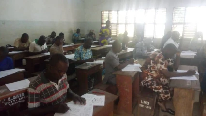 SESSION DE REMPLACEMENT DE L&rsquo;ÉVALUATION DIAGNOSTIQUE A PARAKOU : Des enseignants composent dans le calme en présence du ministre Mahougnon Kakpo