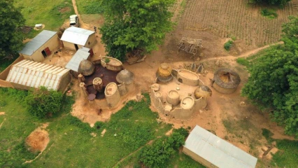 BÉNIN : Une Secrétaire Exécutive de mairie a claqué la porte   . «Moi, votre fille adopté sans problème s’en va le coeur meurtri.»