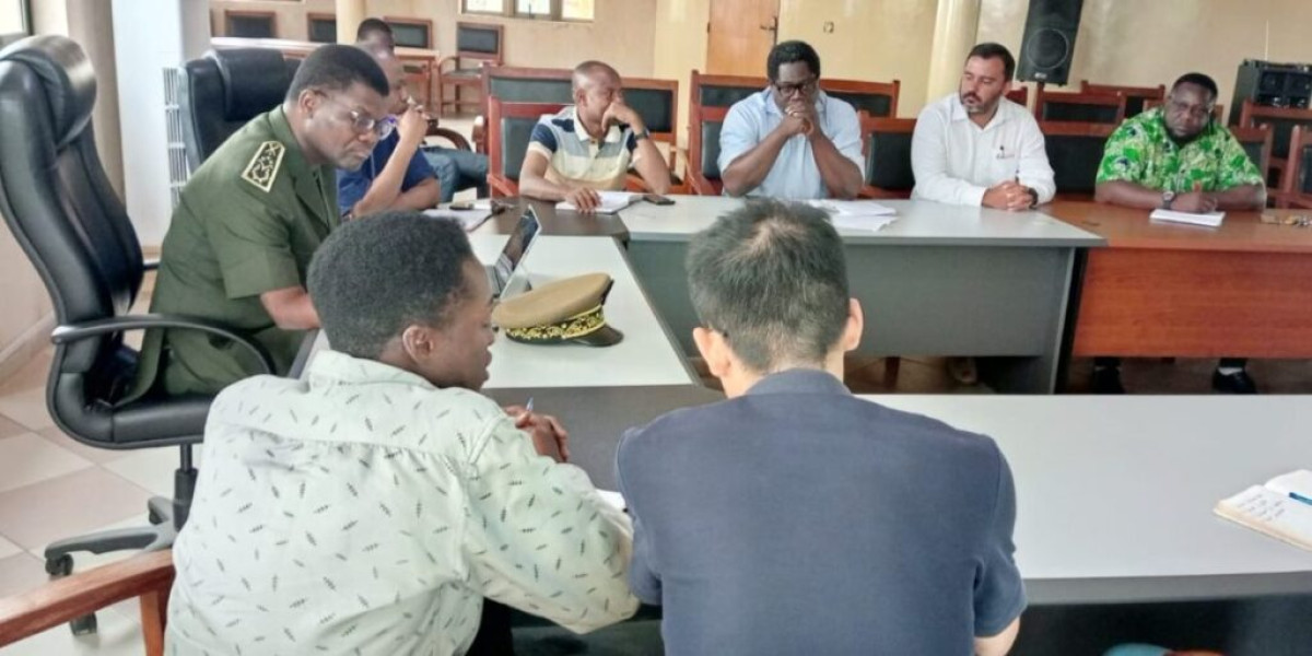 Réalisation des infrastructures dans le département de la Donga: le Préfet Jacques Amadou met la pression sur les entreprises