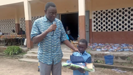 RENTRÉE SCOLAIRE 2022-2023 À KILIBO, PARAKOU, NIKKI ET BANIKOARA : Dedras Ong et Word and Daad distribuent 1572 kits scolaires .386 apprenants de Kilibo déjà servis