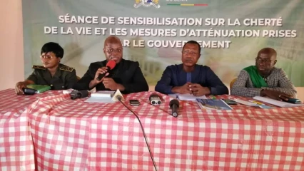 TOURNÉE DE SENSIBILISATION DU GOUVERNEMENT SUR LA CHERTÉ DE LA VIE : À Péhunco, Yves Chabi Kouaro et sa suite ont convaincu les populations