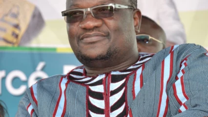 RÉGULARISATION DES LOTISSEMENTS DE KPEROU-GUERRA, ALBARIKA-TIBONA ET FACE ENI : Charles Toko sauve plus de 11 000 propriétaires terriens  . La liste disponible sur www.mairieparakou.bj