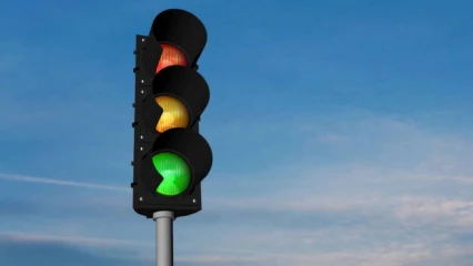 PARAKOU/DEFAILLANCE D’UN FEU TRICOLORE AU NIVEAU DU CARREFOUR  AL-HOUDA : Les usagers exposés aux risques d’accident