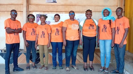 16 jours d'activisme contre les vbg à Parakou: l'Ong Ola Africa sensibilise les conducteurs de Taxi et de bus du parc d'Albarika