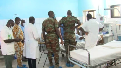 VICTIMES D’ATTAQUES DJIHADISTES AU BÉNIN : Le ministre Nouatin rend visite aux soldats blessés
