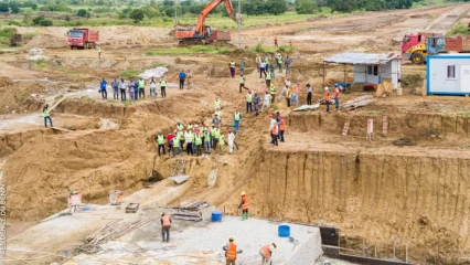 PROJET DE RENFORCEMENT DU SYSTÈME D&rsquo;ALIMENTATION EN EAU POTABLE DANS LES COLLINES : Le ministre Adambi constate l&rsquo;évolution des travaux