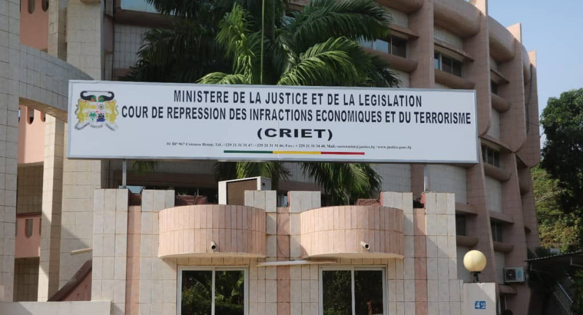 BÉNIN/POUR ABUS DE FONCTION : Un douanier condamné à 10 ans de prison