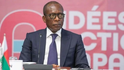 Cumul de postes en fin de mandat: Talon, manque de confiance ou stratégie politique ?