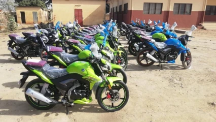 NIKKI : Roland Lafia dote les conseillers communaux de moyens roulants